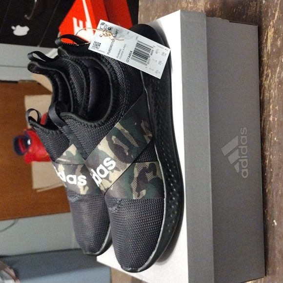 NWT pure motion Adidas. Brand new never even been tried on. Size 8.5 - Picture 2 of 7